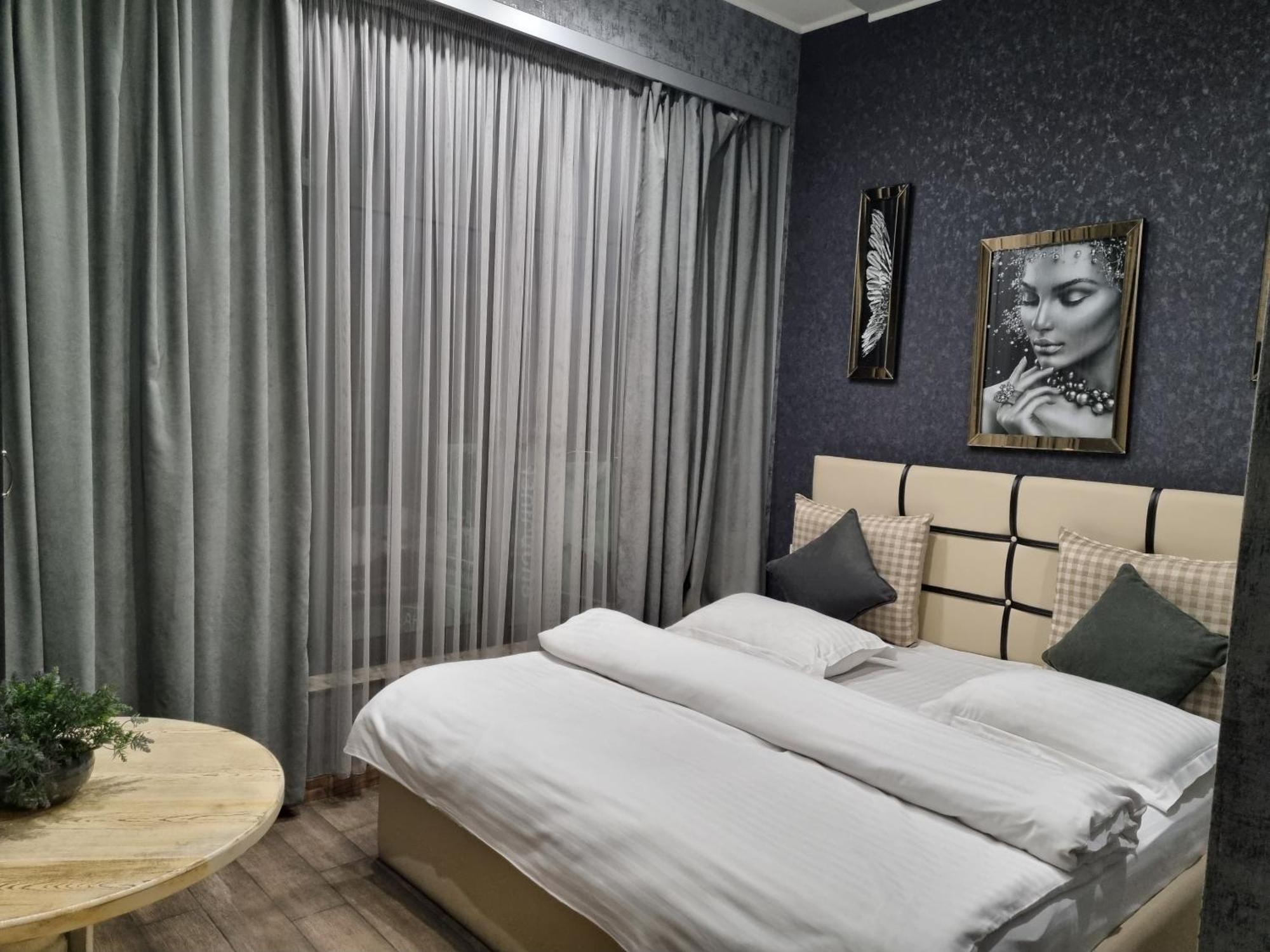 Day Inn Hotel Jerevan Exteriör bild