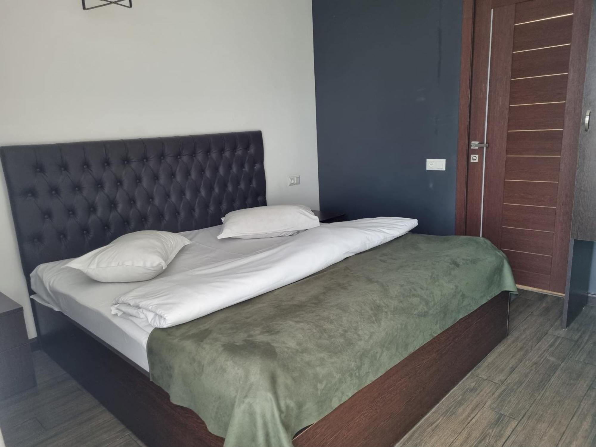 Day Inn Hotel Jerevan Exteriör bild