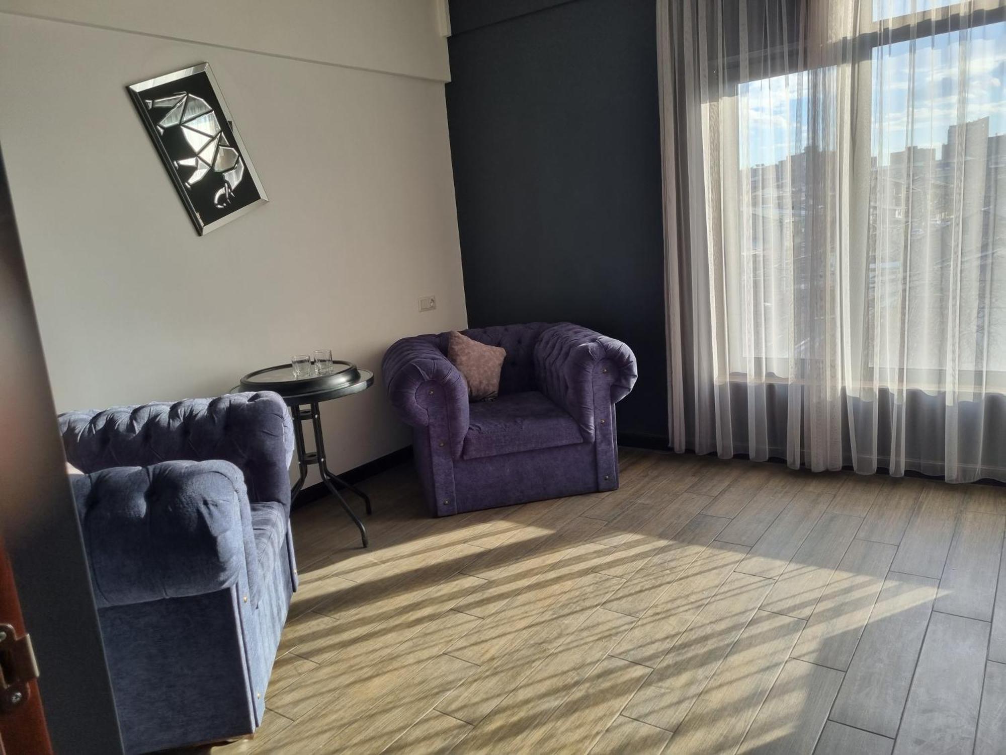 Day Inn Hotel Jerevan Exteriör bild