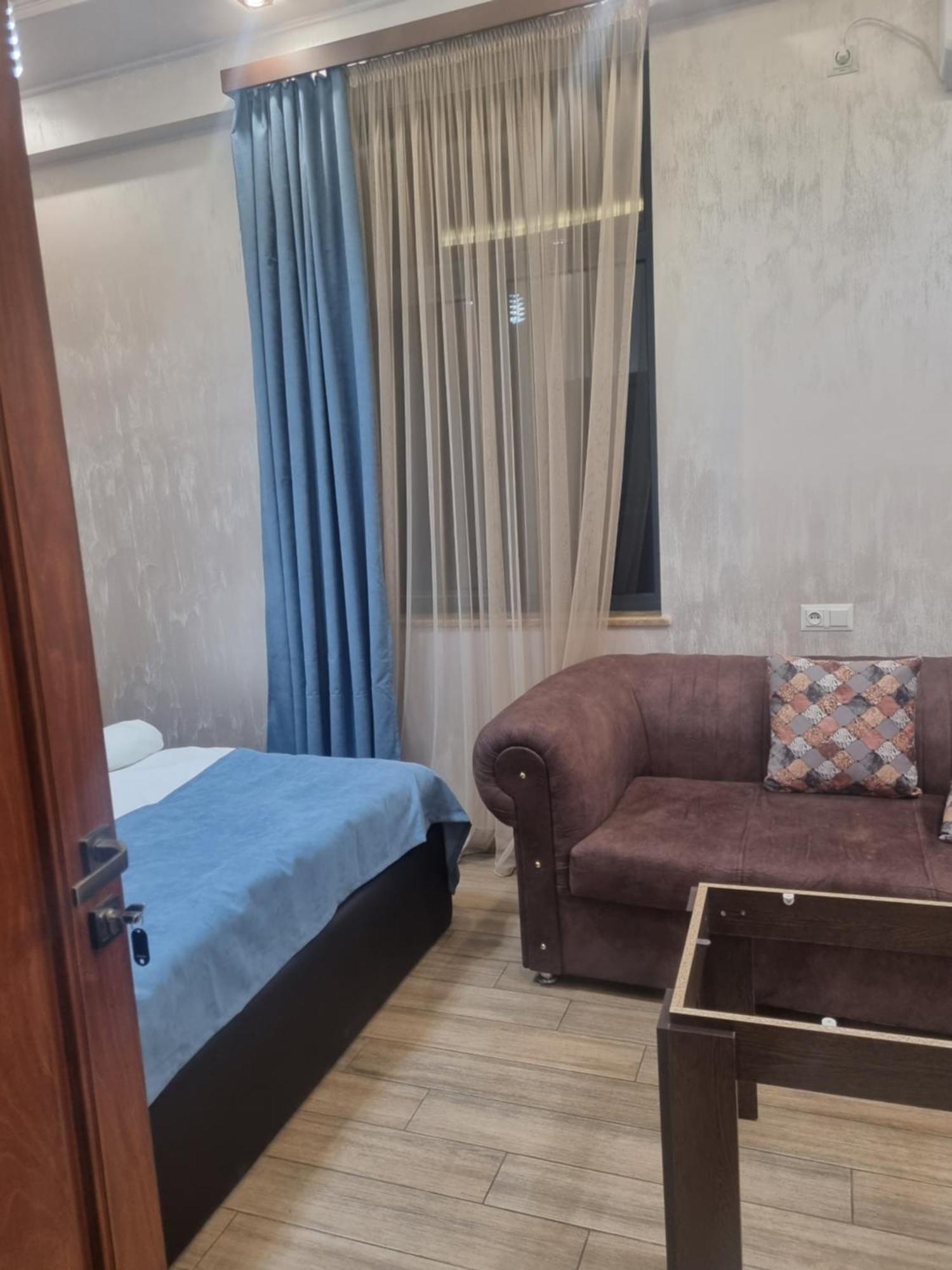 Day Inn Hotel Jerevan Exteriör bild